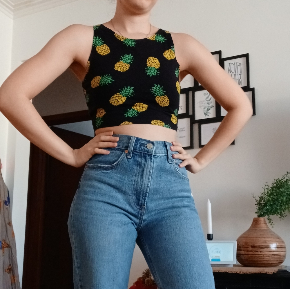 ⛔️SOLD⛔️FREE w/ $25 Purchase; Black Pineapple Print Crop Top - Picture 2 of 10
